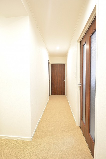 ヴァンヴェール南平台402　キッチンから廊下