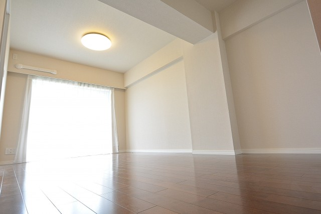 成城エコーハイツ　約12.0帖のＬＤＫ803