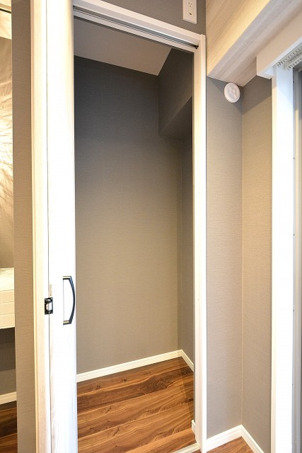 チュリス氷川坂　LDK収納