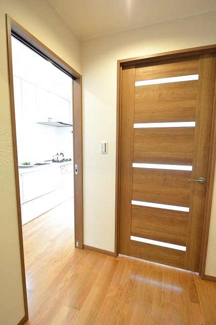 ヴァンヴェール南平台　LD+Kのドア