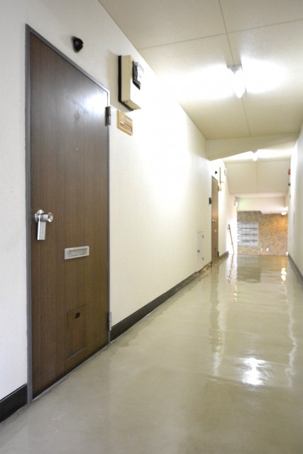 ボーン赤坂　玄関前