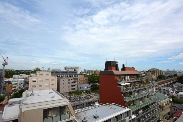 成城エコーハイツ　玄関前眺望803