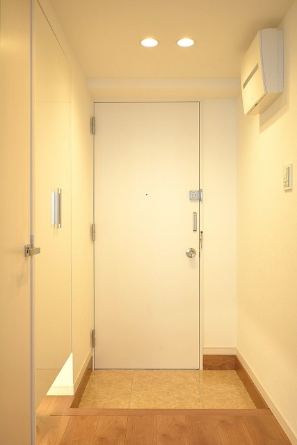 メゾンベール成城　玄関ホール