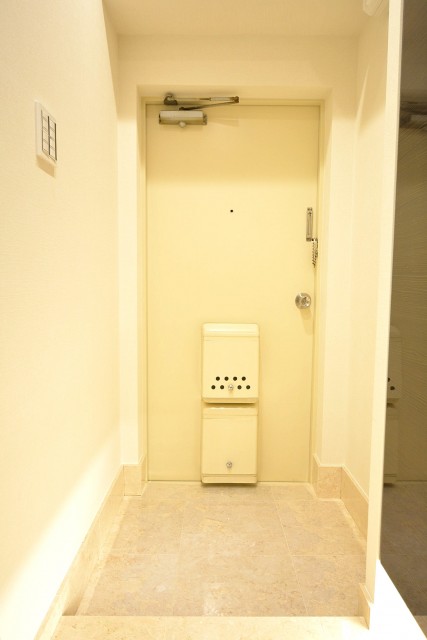 ボーン赤坂　玄関ホール