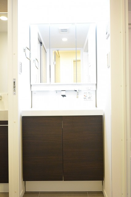 東建第2上町マンション　洗面化粧台