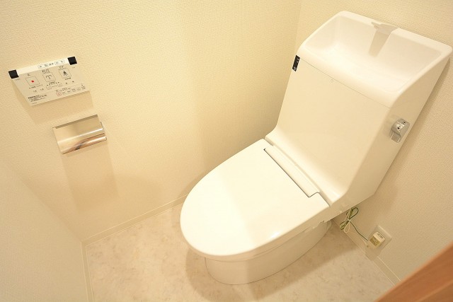 ライオンズマンション赤堤第2　ウォシュレット機能付きトイレ106