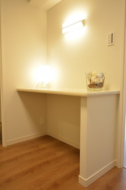 メゾンベール成城　マルチクローク内のデスク