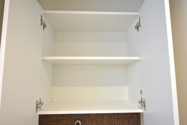 ボーン赤坂　洗濯機置場上の収納棚