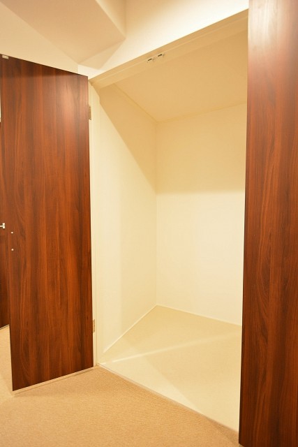 ヴァンヴェール南平台701　廊下収納