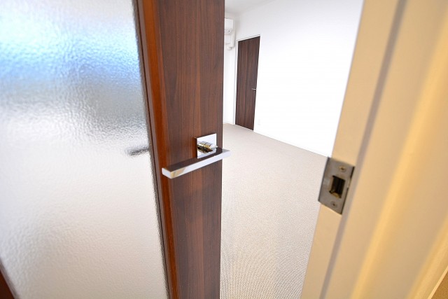 ヴァンヴェール南平台701　LDKドア