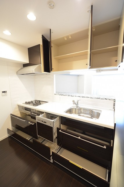 シャンボール新中野　キッチン収納