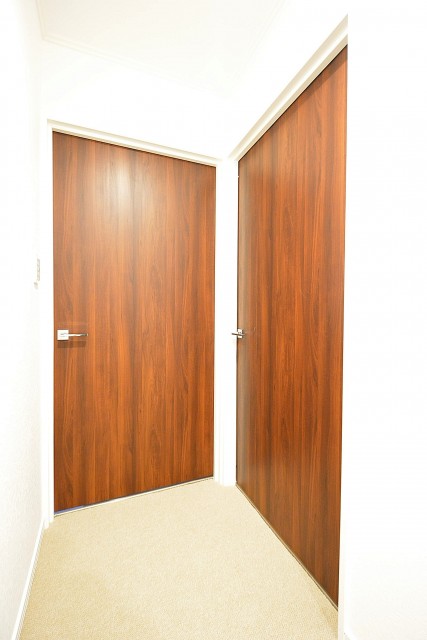 ヴァンヴェール南平台701　ベッドルーム2部屋のドア