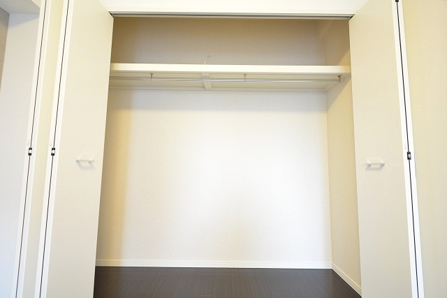 シャンボール新中野　5.8帖ベッドルームのクローゼット