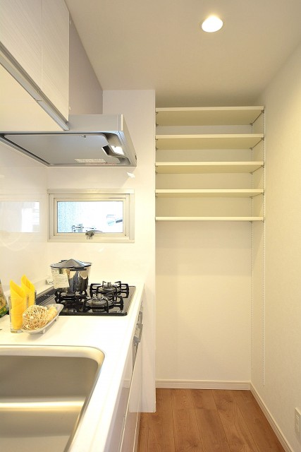 メゾンベール成城　パントリー