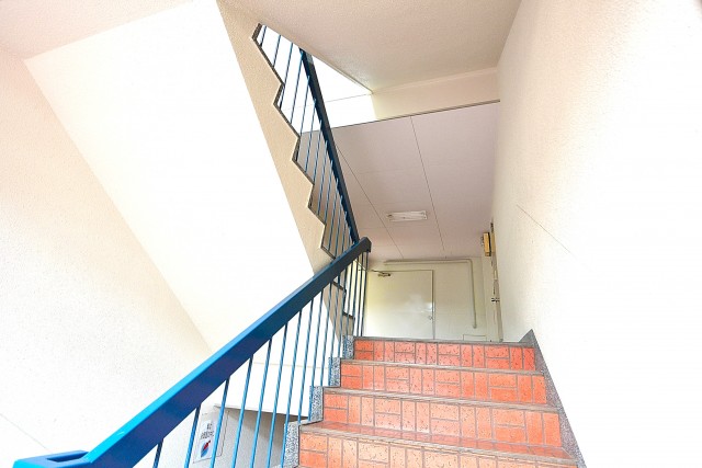 シャンブル目白　階段