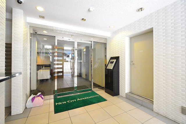 ニューシティアパートメンツ市谷加賀　エントランス