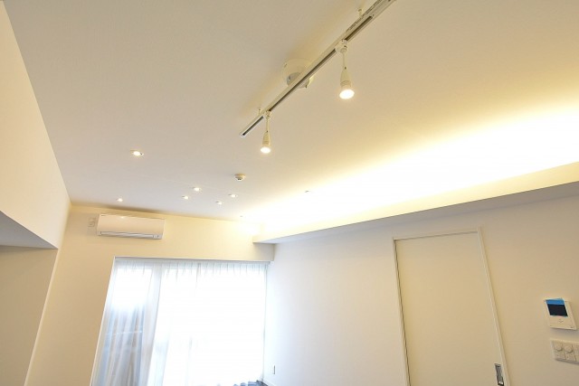 シャンボール新中野　LDK照明