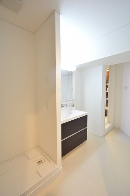 ヴァンヴェール南平台　サニタリールーム401