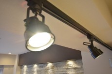 ボーン赤坂　キッチン上の照明