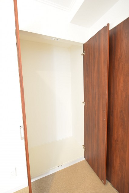 ヴァンヴェール南平台　8.17帖ベッドルームの収納スペース401