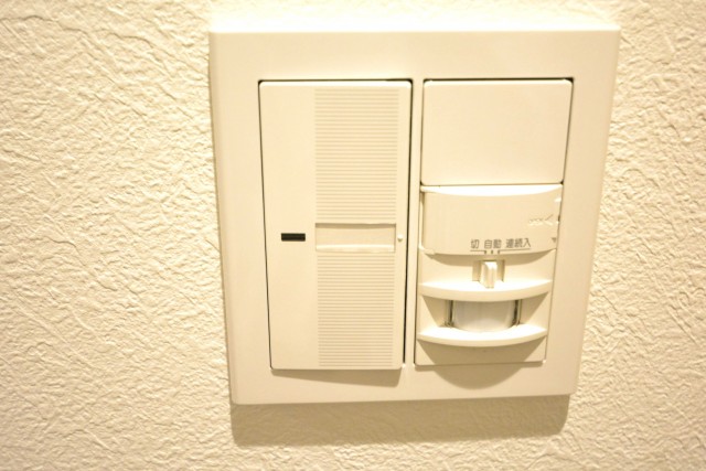 東建第2上町マンション　人感センサー413