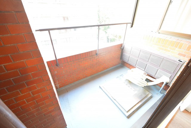 南青山セピアコート　6.4帖ベッドルームのバルコニー