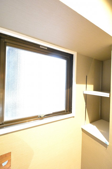 南青山セピアコート　キッチン窓