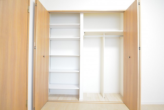 5.5帖のベッドルーム　クローゼット