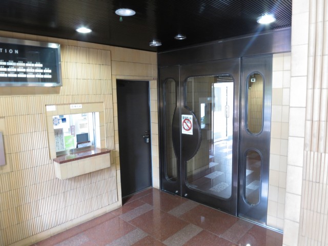 ライオンズマンション西永福　エントランス中