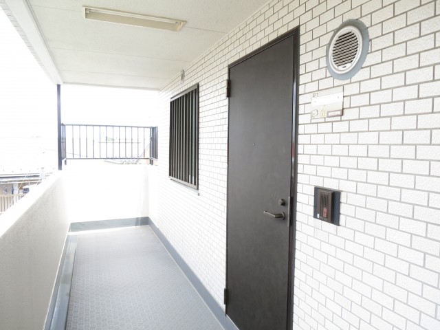 ライオンズマンション西永福　玄関