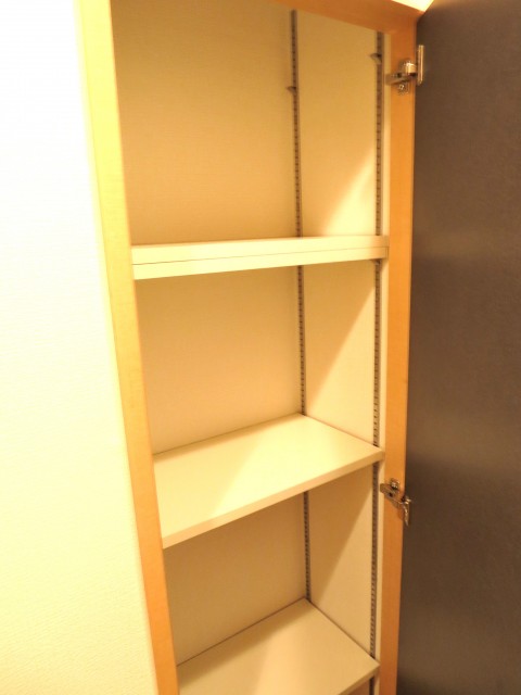 ライオンズマンション西永福　廊下収納