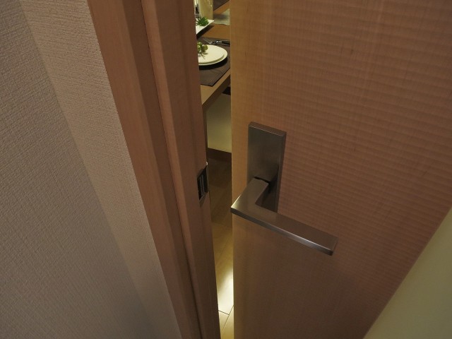 ライオンズマンション西永福　ダイニングドア