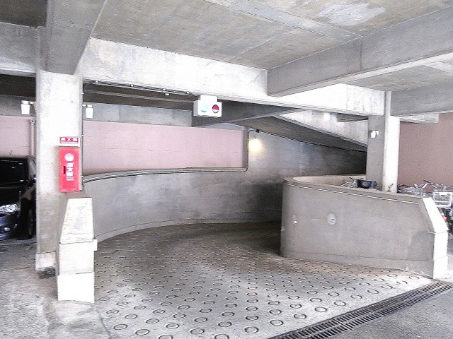 音羽ハウス　敷地内駐車場