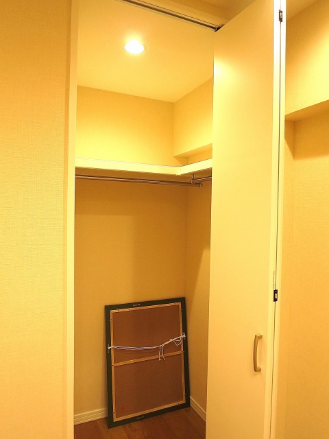 音羽ハウス　7.3帖のサービスルーム　クローゼット