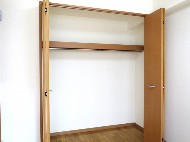 藤和護国寺コープ　4.5帖のベッドルーム　クローゼット