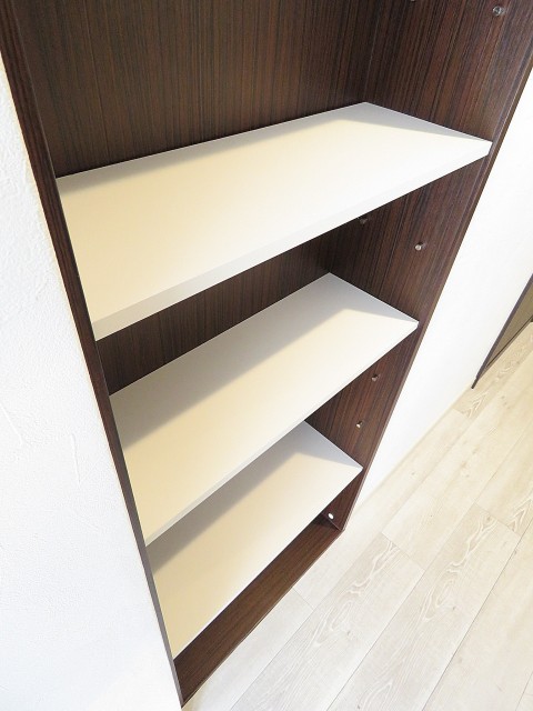 マンション第二恵比須苑　廊下収納