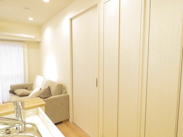 初台中央マンション　洋室扉