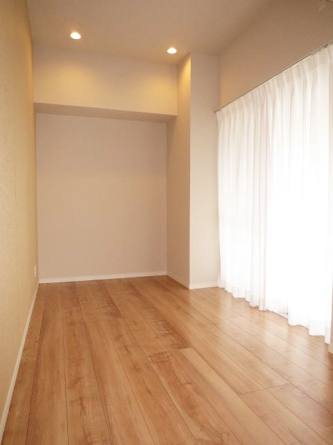 レクセルマンション音羽　リビングとなり・バルコニーに面した洋室