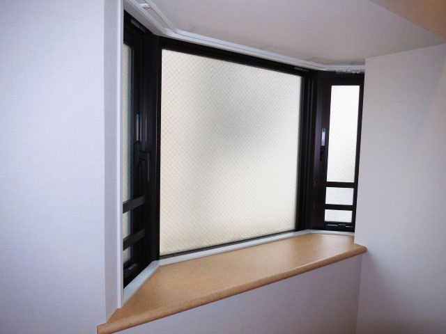 レクセルマンション音羽　出窓がある洋室