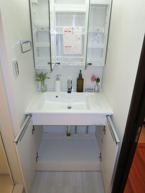 使い勝手良さそうな洗面化粧台