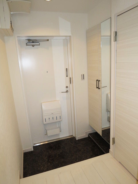 ディアライフ大塚　収納力◎なシューズボックスが設置された玄関