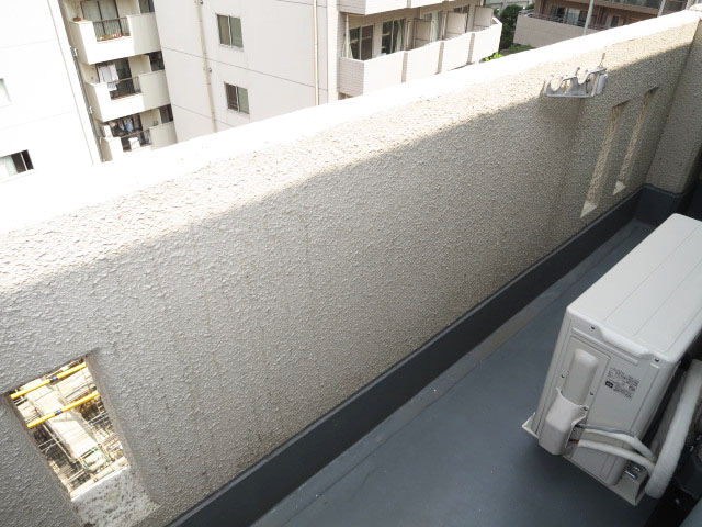 ディアライフ大塚　リビングからバルコニーに出られます