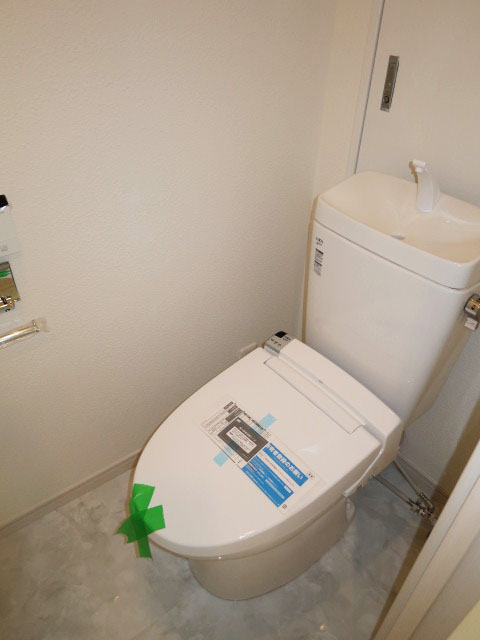 ディアライフ大塚　ウォシュレット付のトイレ