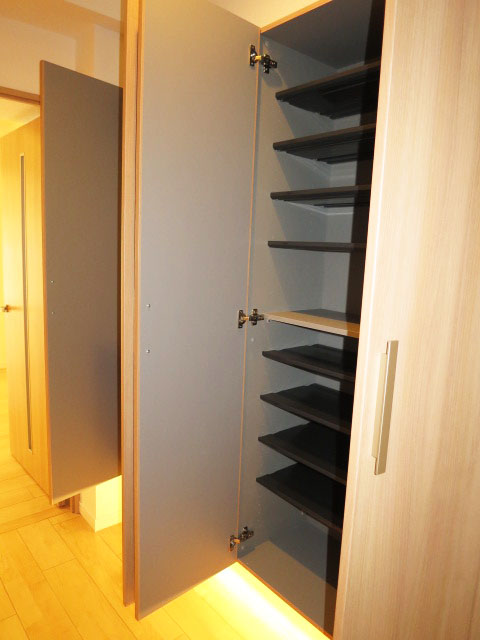 大容量のシューズボックス