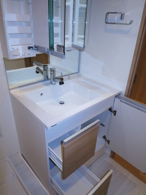 使い勝手良さそうな洗面化粧台