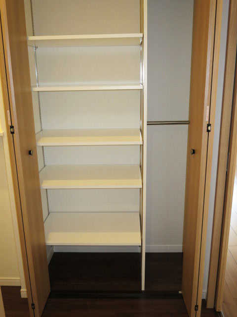 藤和護国寺コープ　収納たっぷりの玄関208