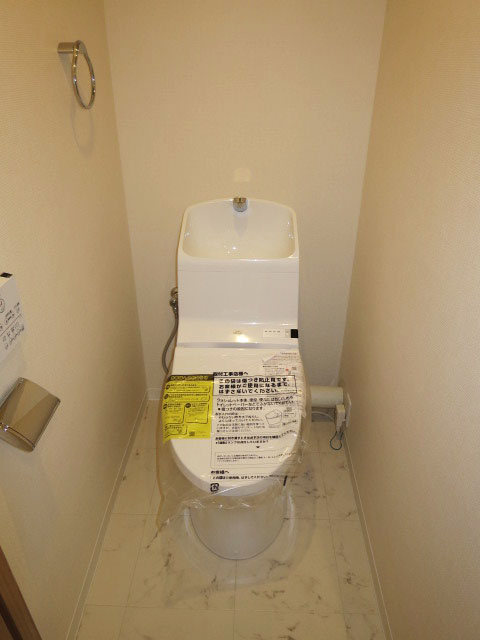 藤和護国寺コープ　ウォシュレット付のトイレ208