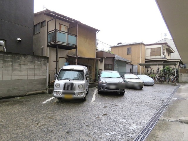 初台中央マンション　駐車場