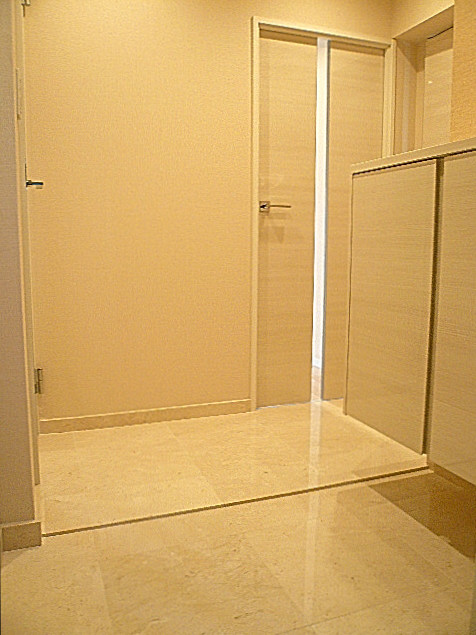 エス・コート駒沢　玄関ホール