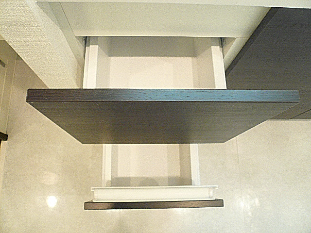 アークステージ田園調布　洗面化粧台収納202